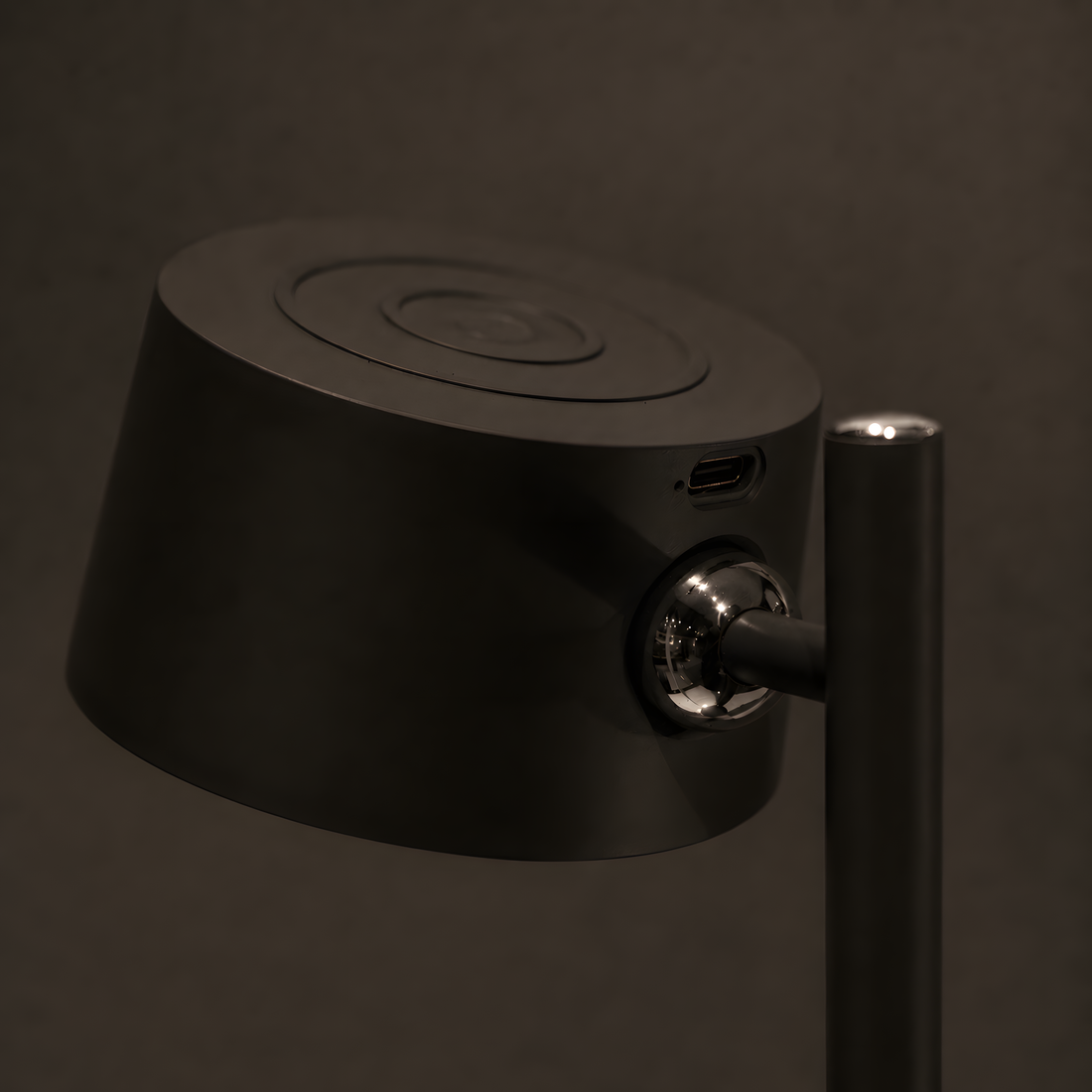 Aluminium Cordless Lamp — product detail view | Rekayro